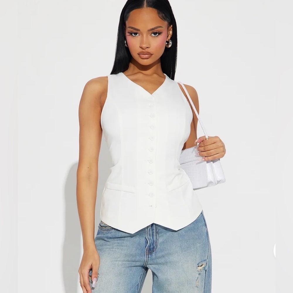 White button up Vest Top with backside belt Brooklyn Babe by Fashion Nova NWT